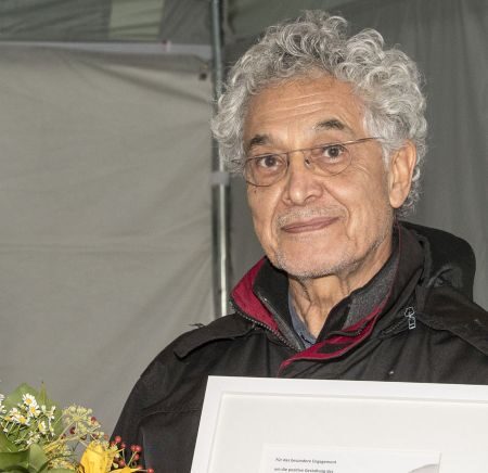 Zum vierten Mal hat die Stadt Duisburg den Fakir Baykurt Kulturpreis verliehen. Preisträger ist der deutsch-türkische Autor Tayfun Demir