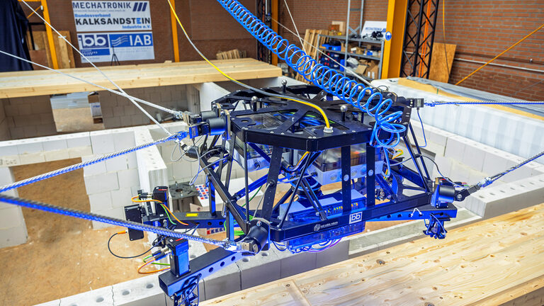 Seilroboter an Universität Duisburg-Essen