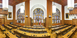 Ratssaal im Rathaus der Stadt Duisburg