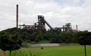 Schwelgernstadion mit Hochofenkulisse