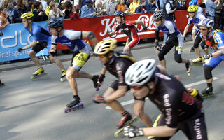 Skater beim Wettlauf