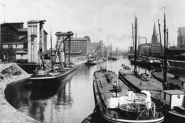 Der Duisburger Innenhafen um 1902