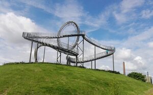 Tiger & Turtle bei Tage