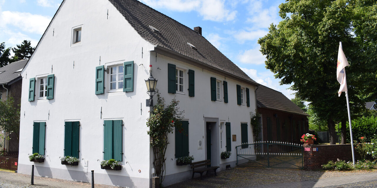 Außenansicht Lehrerhaus Friemersheim