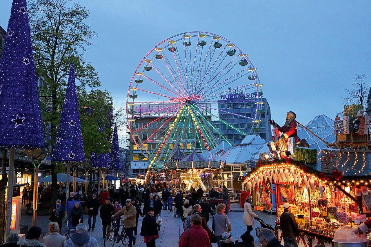 Duisburger Weihnachtsmarkt mit Riesenrad