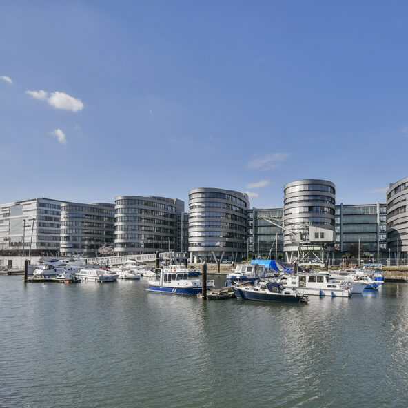 Duisburger Innenhafen - Bürogebäude Five-Boats u.a.