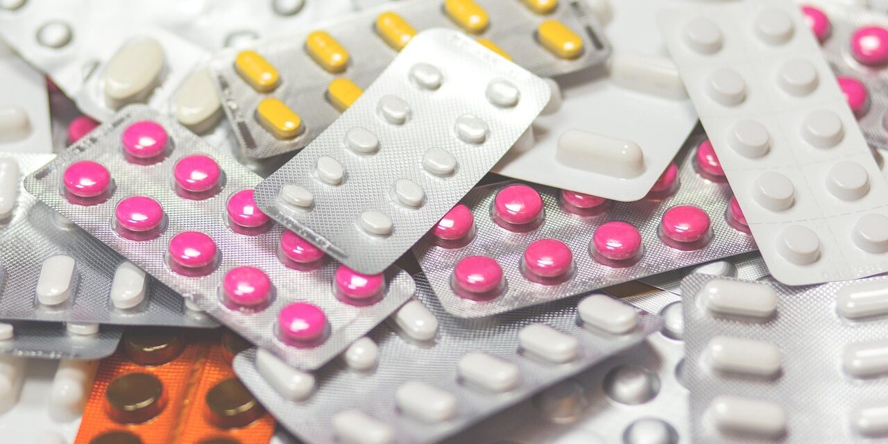 Tabletten-Blister auf einem Haufen