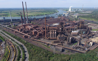 Luftaufnahme des Stahlwerks ThyssenKrupp Stahl AG