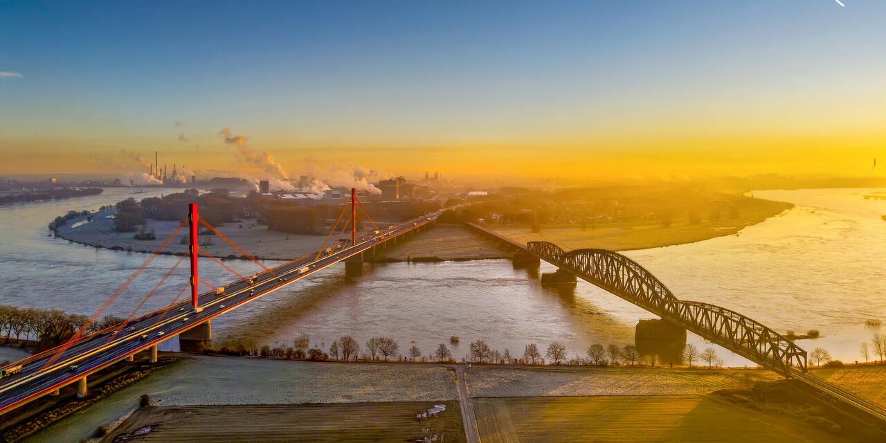 Luftaufnahme Eisenbahnbrücke
