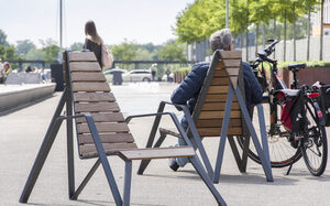 Mercatorstuhl vor dem Hauptbahnhof