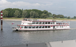 MS Mercator auf dem Rhein